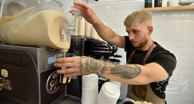 Foto PONTON Slatina. Locul în care găsiți nectarul zeilor, ca în iubita Elada. Cafea cu gust de LIBERTATE