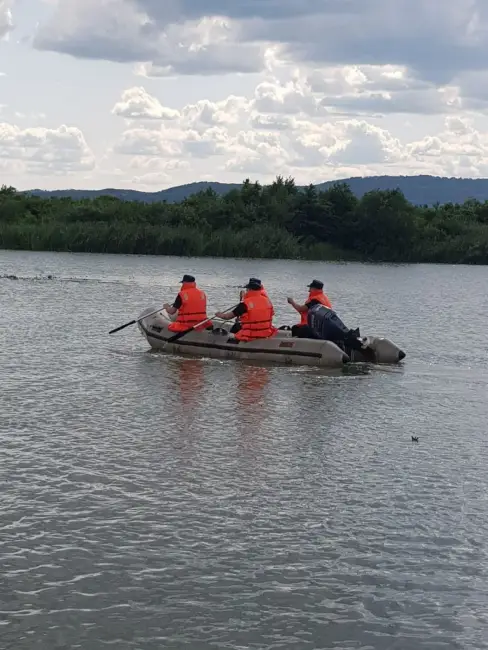 Foto FOTO. Tânăr din Leleasca, mort, într-un lac de acumulare din Vâlcea