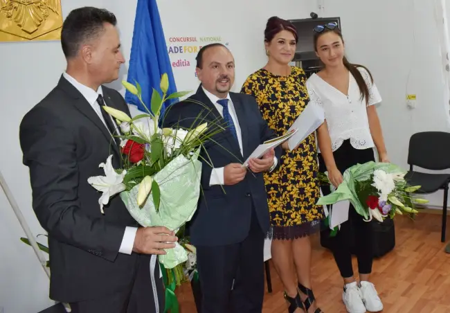 Foto FOTO. Valorile judeţului, premiate. Elevii de zece la Evaluare şi Bacalaureat au primit bani, diplome şi flori