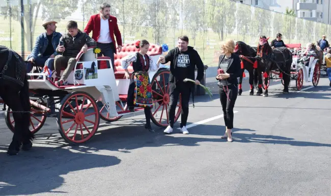 Foto FOTO. Începu ediţia jubiliară a Festivalului „Oltenii &... Restu’ Lumii”. Slatina, capitala umorului de un sfert de veac