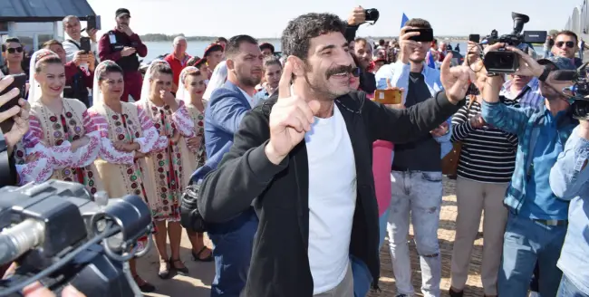 Foto FOTO. Începu ediţia jubiliară a Festivalului „Oltenii &... Restu’ Lumii”. Slatina, capitala umorului de un sfert de veac