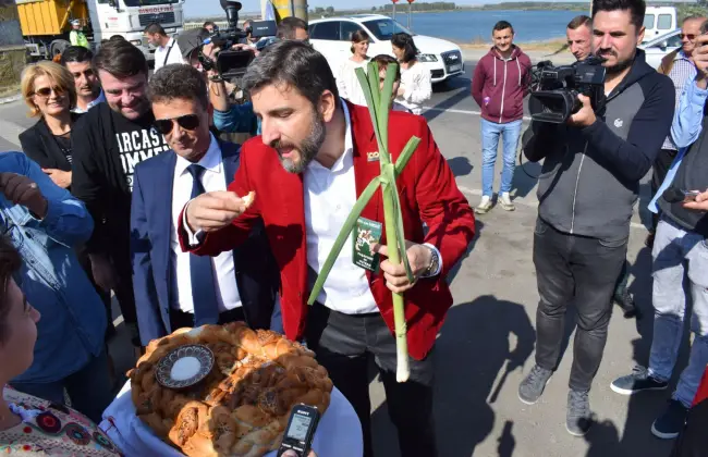 Foto FOTO. Începu ediţia jubiliară a Festivalului „Oltenii &... Restu’ Lumii”. Slatina, capitala umorului de un sfert de veac