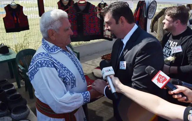 Foto FOTO. Începu ediţia jubiliară a Festivalului „Oltenii &... Restu’ Lumii”. Slatina, capitala umorului de un sfert de veac