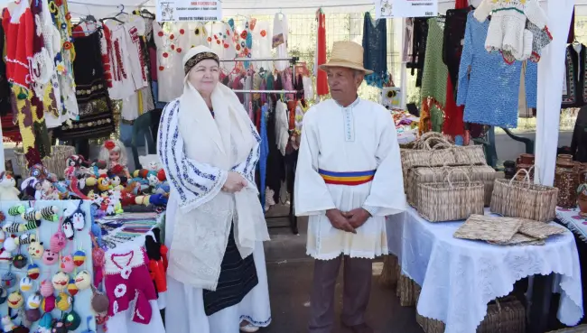 Foto FOTO. Începu ediţia jubiliară a Festivalului „Oltenii &... Restu’ Lumii”. Slatina, capitala umorului de un sfert de veac