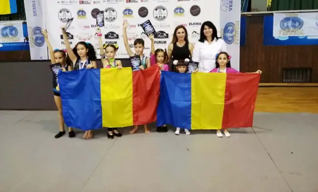 Foto Mai mulţi gimnaşti din judeţul Olt vor reprezenta România la Campionatul European de Fitness, din Italia, ce se va desfăşura în vara anului 2020