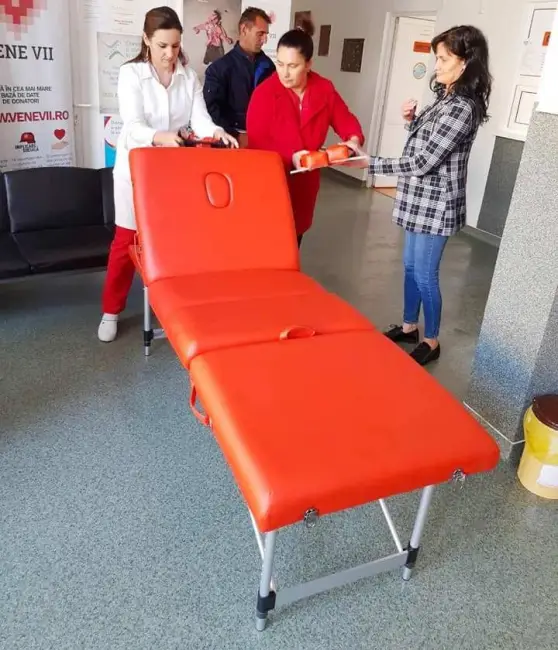 Foto O fabrică de mezeluri din Caracal a donat şase paturi Centrului de Transfuzii Sanguine Olt