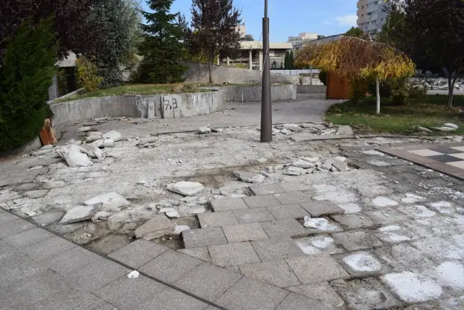 Foto Plăcile din granit de pe Esplanadă, recuperate de municipalitate. Cum arată acum centrul Slatinei - FOTO