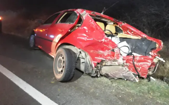Foto FOTO - Accident cu două autoturisme și un TIR, la Valea Mare. Cinci persoane rănite