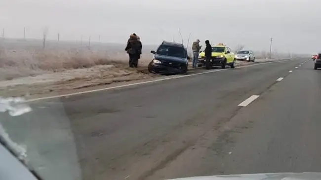 Foto Şofer din Olt, accident în Dolj. A intrat pe contrasens şi a lovit două maşini ce veneau din sens opus