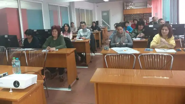 Foto Sute de doctori şi asistenţi de la Spitalul Slatina au început cursurile gratuite de perfecţionare. Şi medicii de familie se pot alătura proiectului