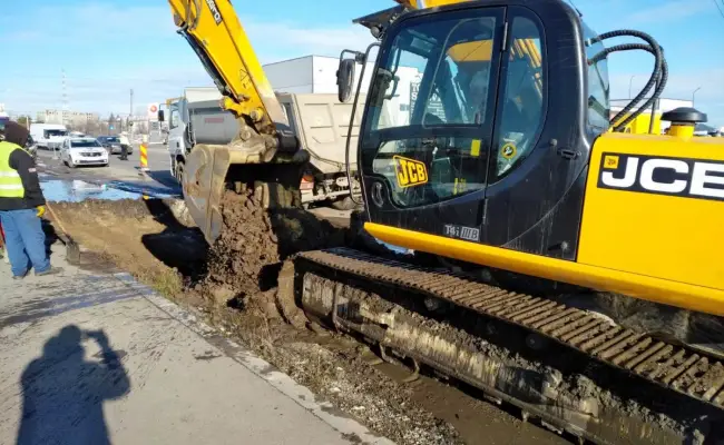 Foto FOTO. A început supralărgirea străzii Drăgăneşti din Slatina. Artera va avea 14 metri lăţime pentru patru benzi de circulaţie