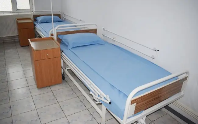 Foto Paturi, lenjerii şi saltele noi pentru pacienţii îngrijiţi în Centrul Medico Social Corabia. Investiţia, de la bugetul local