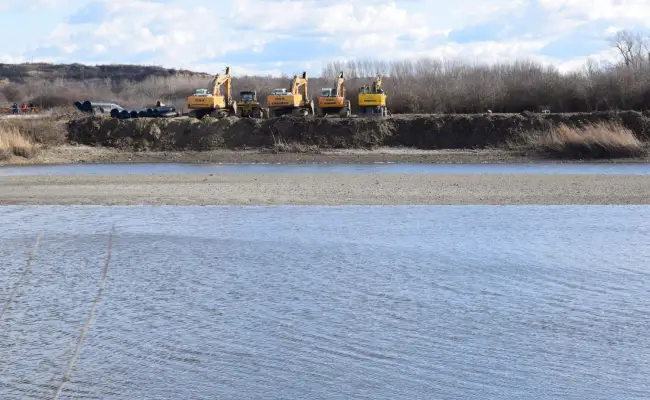 Foto Balta Milcov, secată pentru construirea viaductului ce va face parte din Centura de Ocolire a Slatinei - FOTO