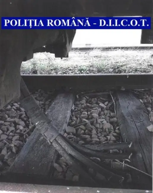 Foto FOTO. Percheziţii DIICOT la Caracal şi Slatina, la o grupare care fura componente de locomotive din Franţa 