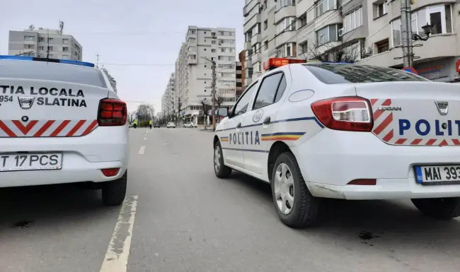 Foto VIDEO. Slătinenii, îndemnaţi să stea în casă. Forţele de ordine au pus în aplicare interdicţiile de circulaţie în afara locuinţei