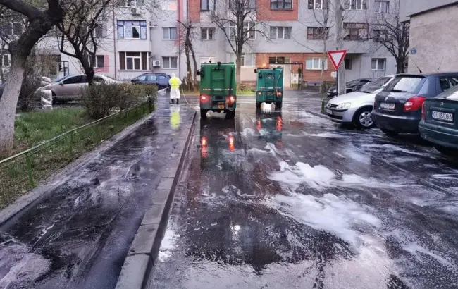 Foto FOTO. Dezinfecţie în Slatina, pe toată perioada stării de urgenţă