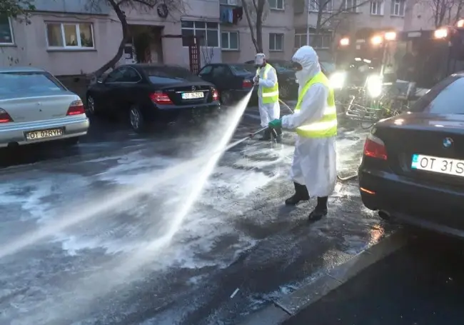 Foto FOTO. Dezinfecţie în Slatina, pe toată perioada stării de urgenţă