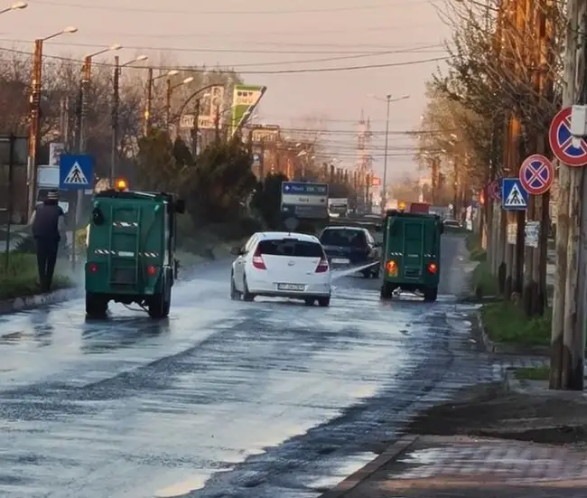 Foto FOTO. Primarul Slatinei: „Combatem coronavirusul dezinfectând domeniul public, în fiecare zi”