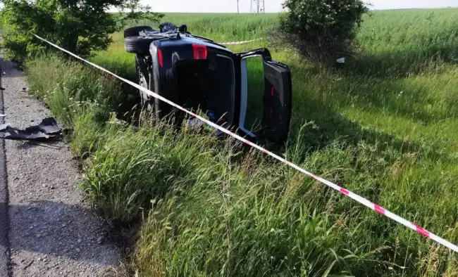 Foto Două persoane rănite, într-un accident rutier