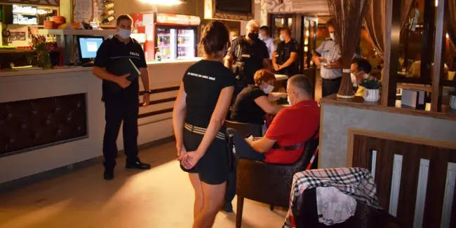 Foto FOTO. Restaurante din Slatina, Caracal şi Corabia, amendate pentru că aveau clienţi în interior