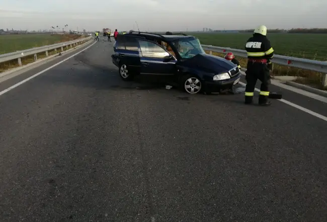 Foto FOTO. Grav accident, pe Centura Caracalului. Un tânăr a rămas încarcerat