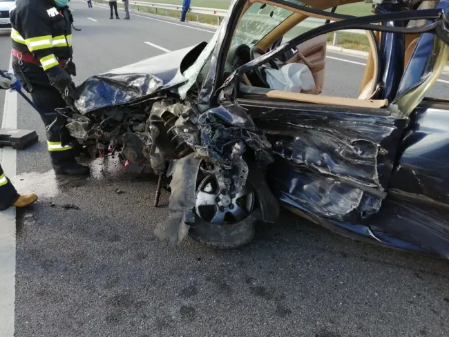 Foto FOTO. Grav accident, pe Centura Caracalului. Un tânăr a rămas încarcerat