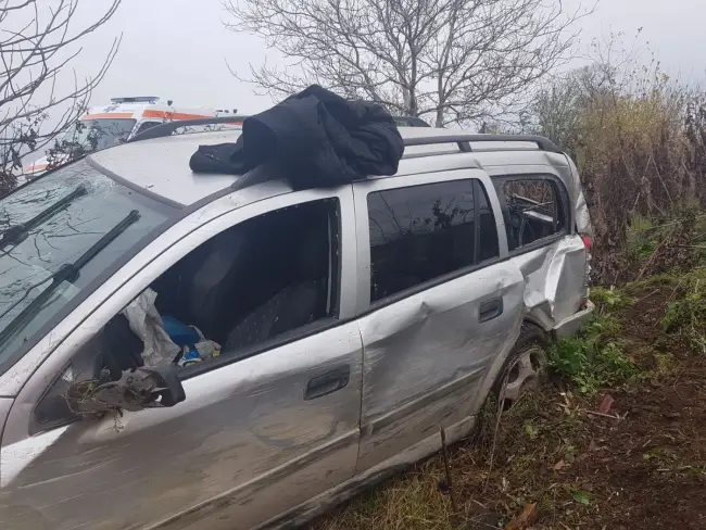 Foto FOTO. Trei persoane din Fălcoiu au ajuns la UPU Slatina, în urma unui accident rutier