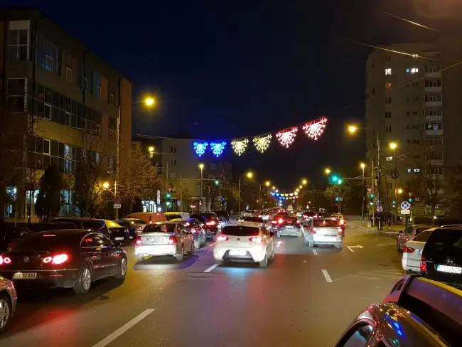 Foto FOTO. Luminile de Sărbători, aprinse în Slatina