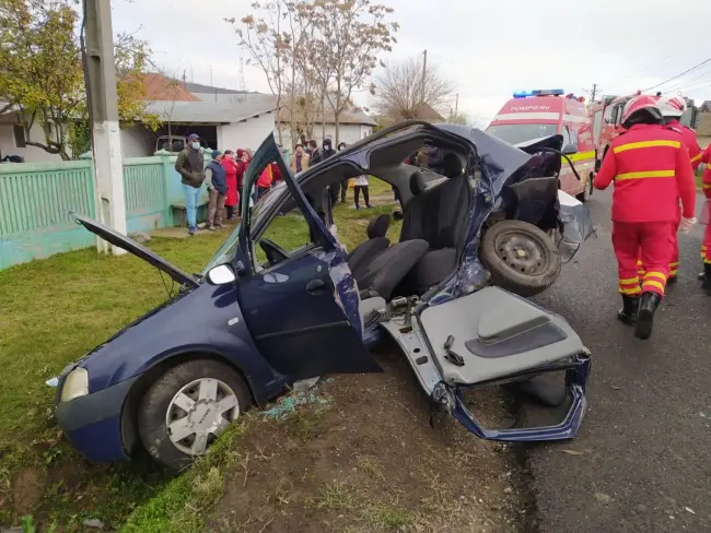 Foto VIDEO. Accidentul de la Curtişoara: O femeie a murit