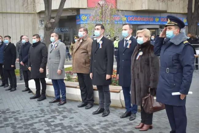 Foto GALERIE FOTO | Ziua Naţională marcată în condiţii de pandemie, la Slatina