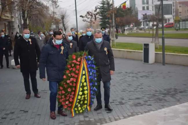 Foto GALERIE FOTO | Ziua Naţională marcată în condiţii de pandemie, la Slatina