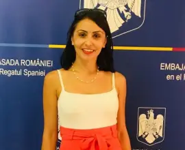 Foto VIDEO. O tânără, din Slatina, stabilită în Spania, predă cursuri de cultură şi civilizaţie românilor din Zaragoza. Moment special de ziua marelui poet Mihai Eminescu