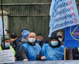 Foto FOTO. Sindicaliştii din Olt, protest în faţa Ministerului Muncii