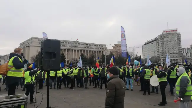 Foto  VIDEO. Sindicalişti din Olt, protest în faţa Guvernului
