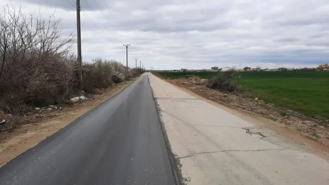 Foto  FOTO: A început asfaltarea drumului dintre Slatina şi Slătioara, pe baraj