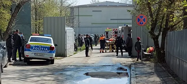 Foto FOTO. Incendiu la Secţia de Psihiatrie a SJU Slatina. Pacienţi scoşi din clădire şi preluaţi de ambulanţe