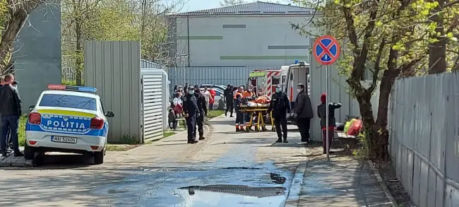 Foto FOTO. Incendiu la Secţia de Psihiatrie a SJU Slatina. Pacienţi scoşi din clădire şi preluaţi de ambulanţe