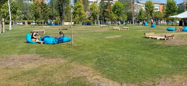 Foto FOTO. S-a deschis Festivalul „Fun & Be Safe Street Food” de la Slatina. Ce puteţi găsi în Parcul Tineretului, până duminică