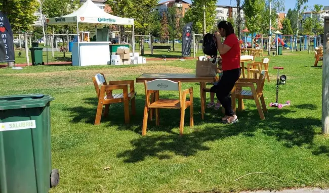 Foto FOTO. S-a deschis Festivalul „Fun & Be Safe Street Food” de la Slatina. Ce puteţi găsi în Parcul Tineretului, până duminică