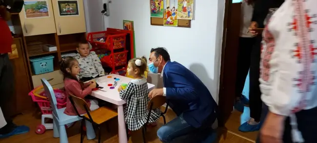 Foto FOTO | Început de an şcolar la Slatina. Primarul Emil Moţ a inaugurat o grădiniţă cu program prelungit