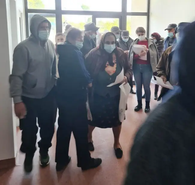 Foto FOTO. Vaccinare în ritm alert, la Movileni. 150 de localnici imunizaţi într-o singură zi