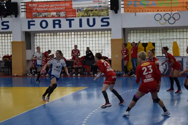 Foto FOTO/VIDEO. CSM Slatina, înfrângere cu SCM Râmnicu Vâlcea. Victorina Bora, dezamăgită de evoluţia elevelor sale