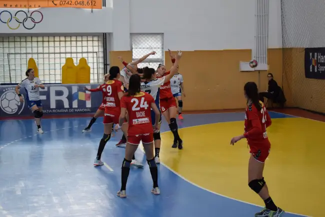 Foto FOTO/VIDEO. CSM Slatina, înfrângere cu SCM Râmnicu Vâlcea. Victorina Bora, dezamăgită de evoluţia elevelor sale