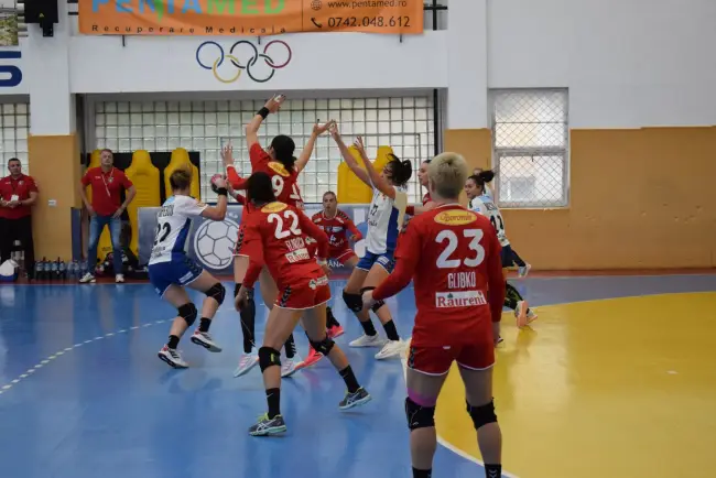 Foto FOTO/VIDEO. CSM Slatina, înfrângere cu SCM Râmnicu Vâlcea. Victorina Bora, dezamăgită de evoluţia elevelor sale
