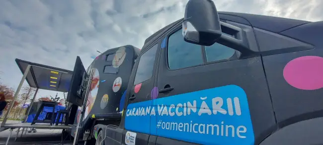 Foto FOTO. Caravana vaccinării a ajuns la Slatina. Informaţii despre importanţa luptei anti-COVID, direct de la specialişti