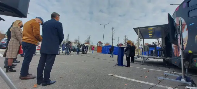 Foto FOTO. Caravana vaccinării a ajuns la Slatina. Informaţii despre importanţa luptei anti-COVID, direct de la specialişti