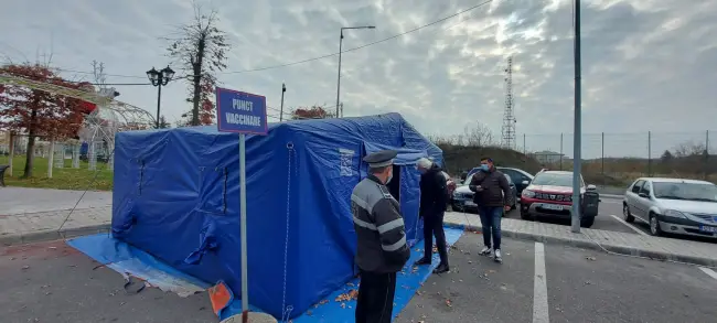 Foto FOTO. Caravana vaccinării a ajuns la Slatina. Informaţii despre importanţa luptei anti-COVID, direct de la specialişti