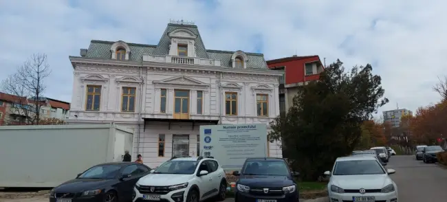 Foto Casa Fântâneanu din Slatina îşi recapătă frumuseţea de odinioară. Restaurarea este aproape de final (FOTO)