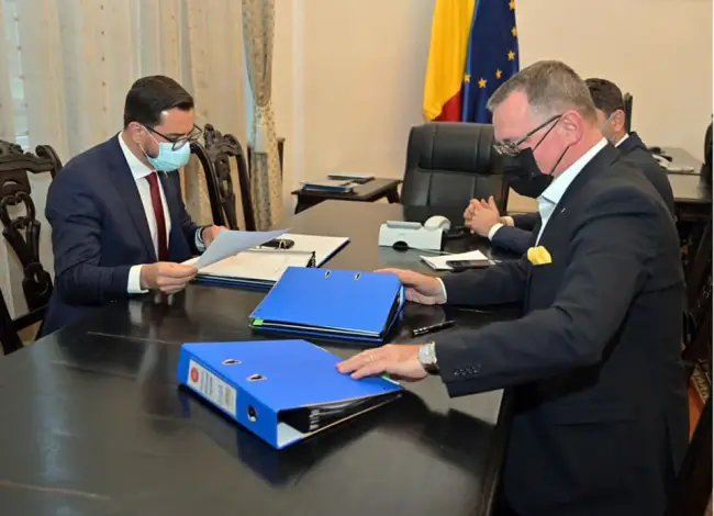 Foto Chesnoiu (PSD Olt) a preluat oficial mandatul de ministru al Agriculturii (FOTO)