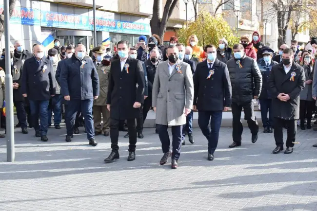 Foto FOTO. Ziua naţională, marcată la Slatina în condiţii de pandemie